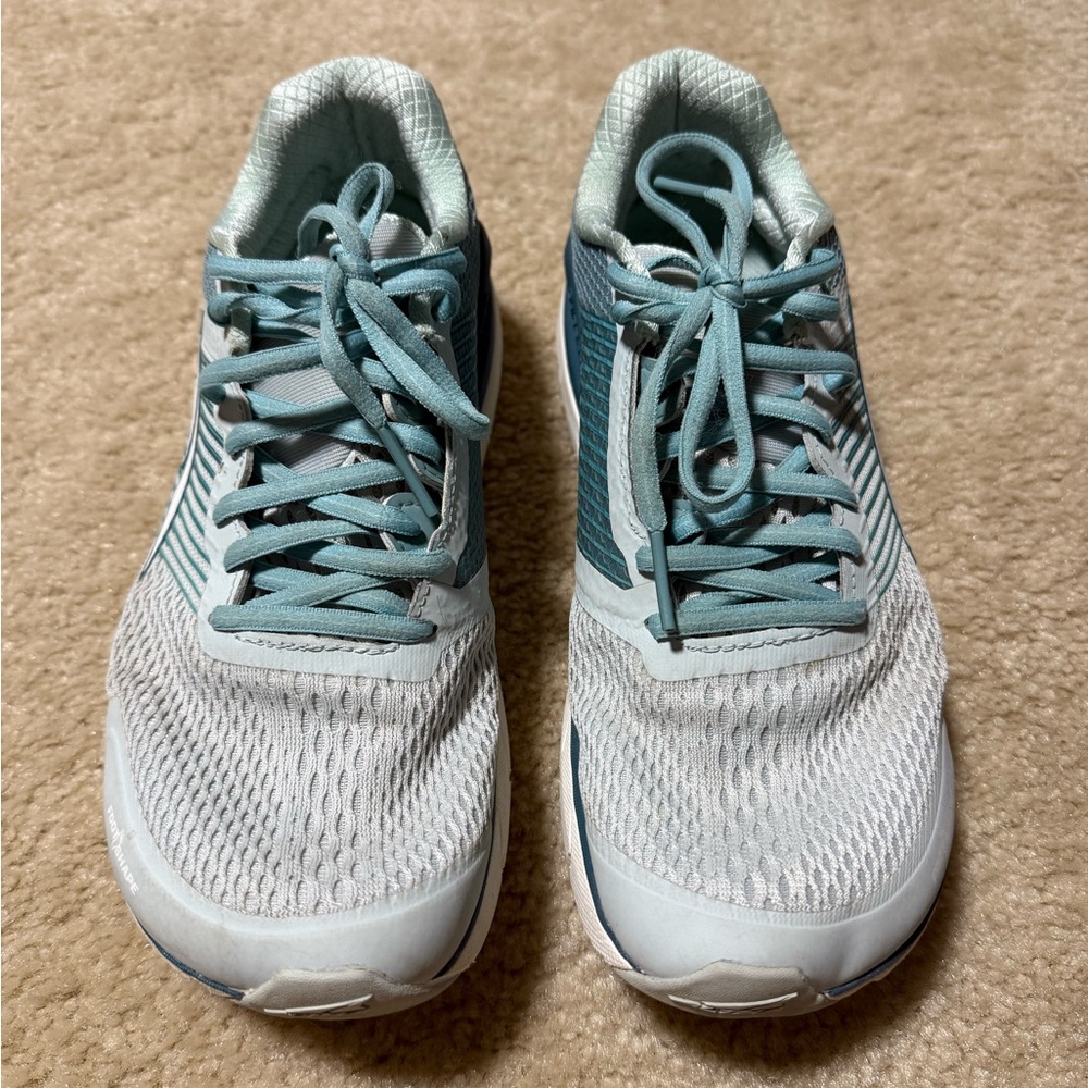 Women’s Altra Provision 4